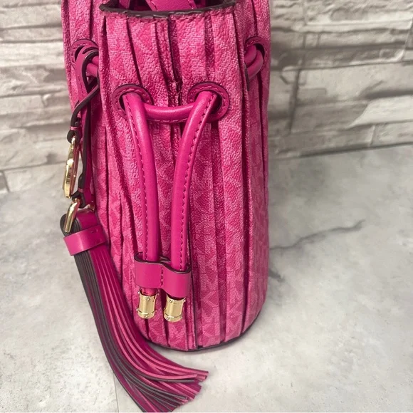 Michael Kors Pink Willa Pleated Bucket Bag + Pouch & Matching Wallet Wild Berry - Picture 8 of 13